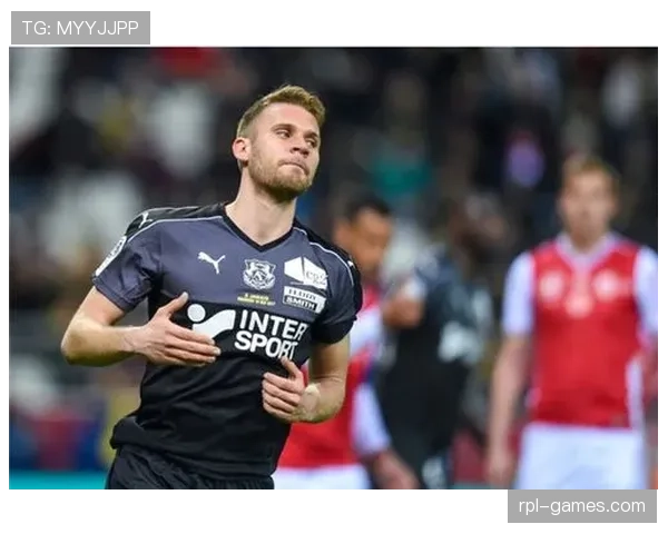 尼克·波普状态稳健,助球队全力冲击欧战席位 尼克·波普状态稳健,助球队全力冲击欧战席位