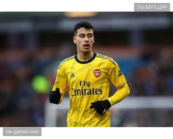 库杜斯与马丁内利：冲击型边锋的两种路径解析